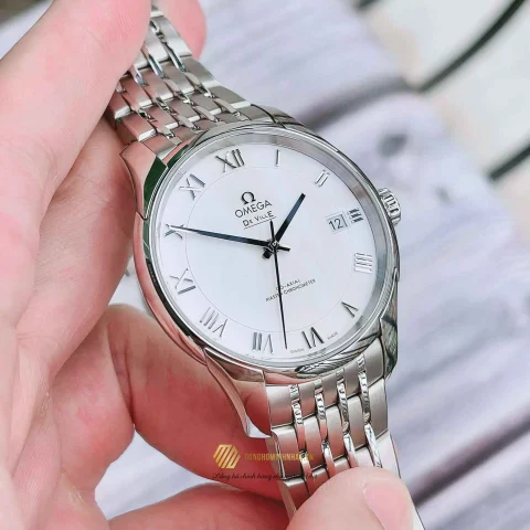 Đồng Hồ Omega Nam Dây Kim Loại: Biểu Tượng Đẳng Cấp Và Phong Cách Vượt Thời Gian