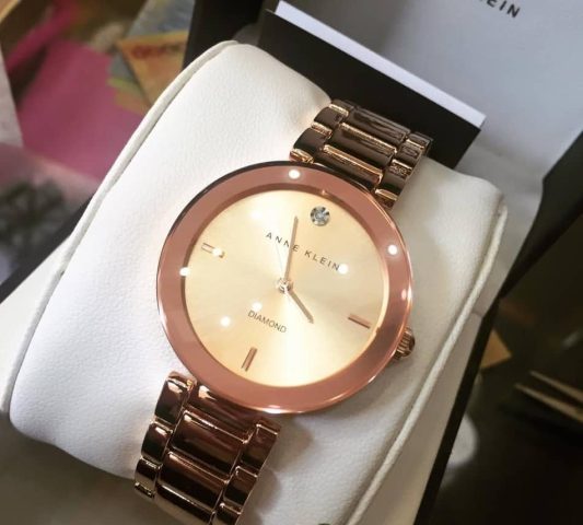 Đánh Giá Đồng Hồ Michael Kors Chi Tiết: Phong Cách, Chất Lượng và Giá Trị Thực Sự