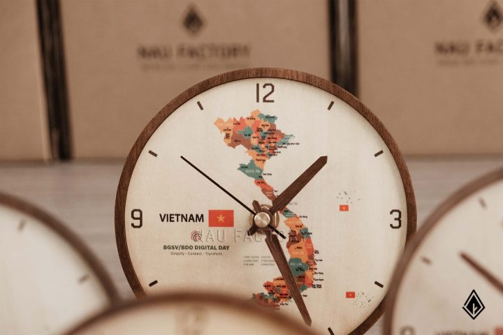 Đồng Hồ Bản Đồ Việt Nam: Biểu Tượng Tự Hào Dân Tộc Trên Cổ Tay