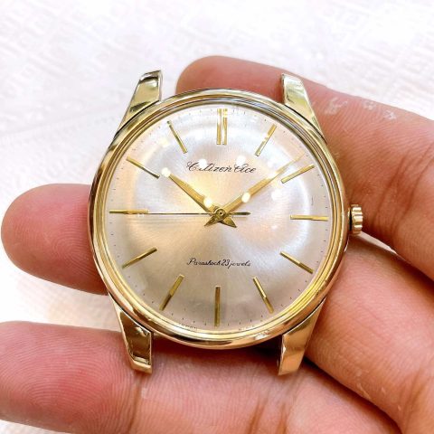 Đồng Hồ Cổ Đeo Tay Mạ Vàng: Biểu Tượng Của Phong Cách và Giá Trị Vượt Thời Gian Đồng Hồ Cổ Đeo Tay Mạ Vàng: Biểu Tượng Của Phong Cách và Giá Trị Vượt Thời Gian