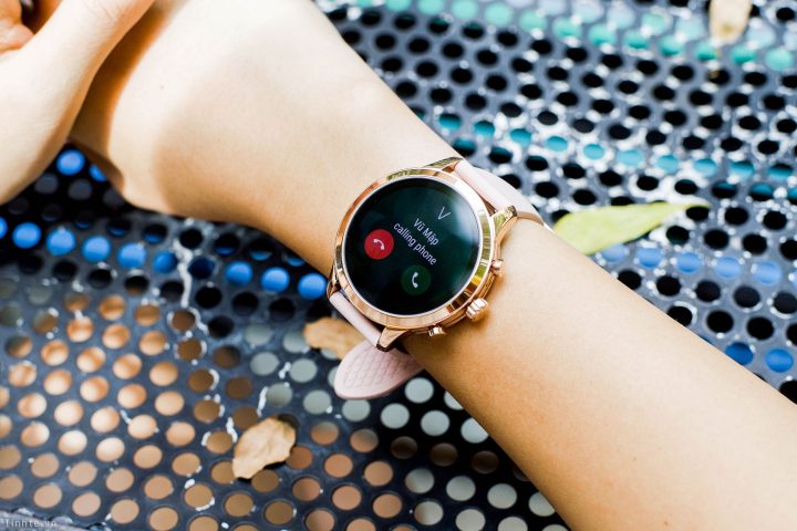 Đồng Hồ Michael Kors Điện Tử: Khi Thời Trang Gặp Gỡ Công Nghệ