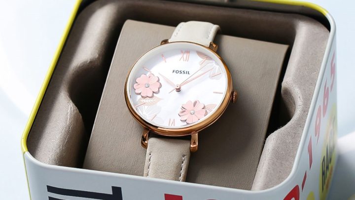 Đồng Hồ Nữ Hàng Hiệu Sale: Cơ Hội Vàng Để Sở Hữu Phong Cách Đẳng Cấp Với Giá Tối Ưu