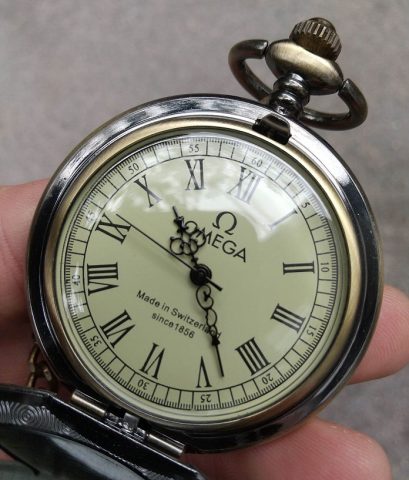 Đồng Hồ Quả Quýt Omega Cổ: Biểu Tượng Vượt Thời Gian Của Lịch Sử Và Nghệ Thuật Chế Tác