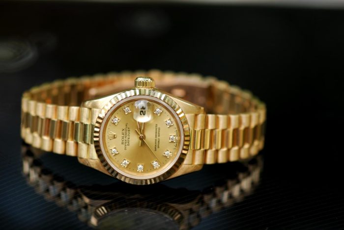 Đồng Hồ Rolex Mạ Vàng Giá Bao Nhiêu? Phân Tích Toàn Diện Về Giá Trị & Rủi Ro