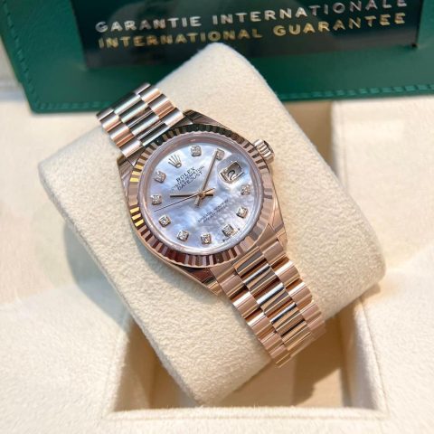 Đồng Hồ Rolex Geneve Nữ Giá Bao Nhiêu? Khám Phá Giá Trị Đẳng Cấp