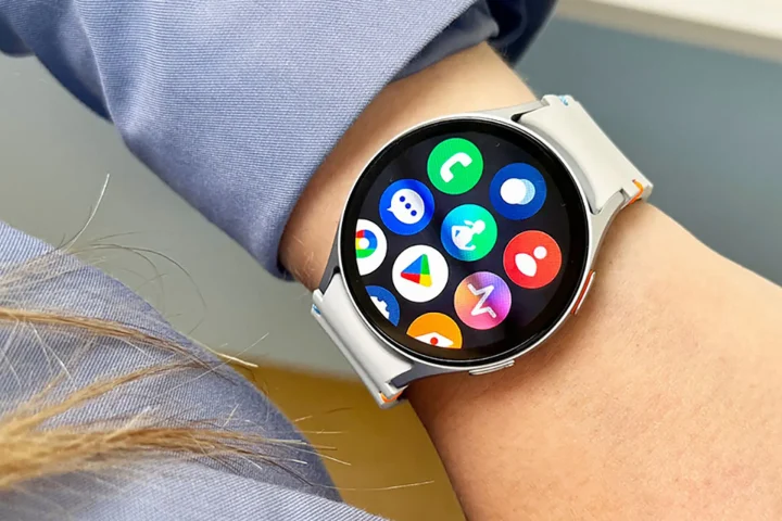 Đồng Hồ Thông Minh Mặt Tròn Samsung: Kết Hợp Hoàn Hảo Giữa Phong Cách Cổ Điển Và Công Nghệ Hiện Đại