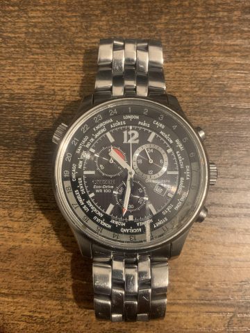 Đồng Hồ Citizen Eco-Drive WR100: Công Nghệ Ánh Sáng Bền Bỉ Gặp Khả Năng Chống Nước Vượt Trội