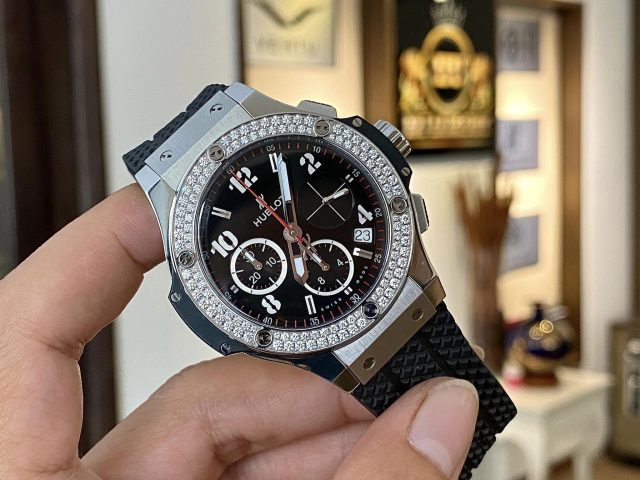 Bảng Giá Đồng Hồ Hublot Chính Hãng: Hướng Dẫn Chi Tiết Để Lựa Chọn Đẳng Cấp