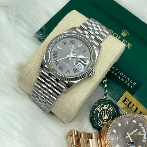 Có Nên Mua Đồng Hồ Rolex Cũ? Toàn Diện Phân Tích Lợi Ích & Rủi Ro