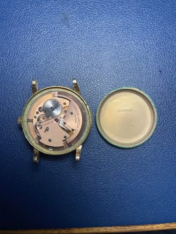 Đồng Hồ Quả Quýt Omega Cổ: Biểu Tượng Vượt Thời Gian Của Lịch Sử Và Nghệ Thuật Chế Tác