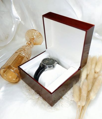Hộp Đựng Đồng Hồ Bằng Gỗ TPHCM: Giải Pháp Bảo Vệ & Nâng Tầm Đẳng Cấp Cho Bộ Sưu Tập Của Bạn Hộp Đựng Đồng Hồ Bằng Gỗ TPHCM: Giải Pháp Bảo Vệ & Nâng Tầm Đẳng Cấp Cho Bộ Sưu Tập Của Bạn