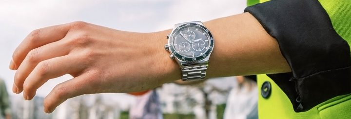 Đồng hồ Swatch Irony Swiss Made V8: Biểu tượng phong cách thể thao Thụy Sĩ