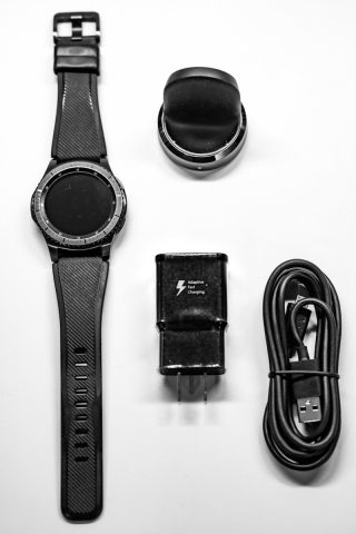 Hướng Dẫn Toàn Diện Khi Mua Đồng Hồ Samsung Gear S3: Từ Phiên Bản Đến Nơi Mua Uy Tín