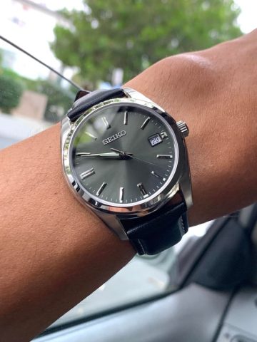 Dây Đồng Hồ Kim Loại Đẹp: Biểu Tượng Của Phong Cách và Sự Bền Bỉ Theo Thời Gian