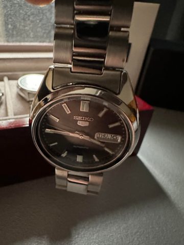 Sửa Chữa Đồng Hồ Seiko 5: Hướng Dẫn Toàn Diện Từ A Đến Z