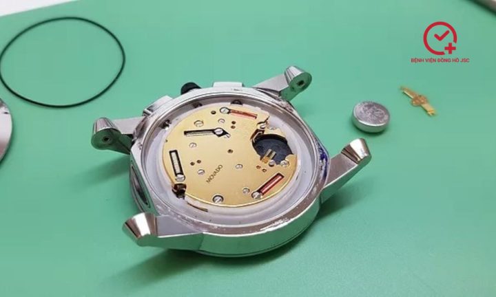 Thay Pin Đồng Hồ Movado Bao Nhiêu Tiền? Bảng Giá & Lời Khuyên Hữu Ích 2024