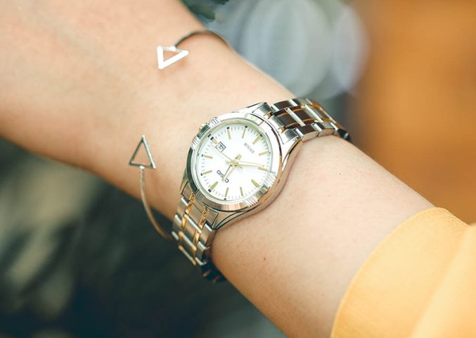 Đồng Hồ Casio Nữ Mặt Tròn: Biểu Tượng Của Vẻ Đẹp Cổ Điển & Hiện Đại