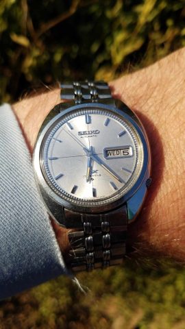 Đồng hồ Seiko DX Automatic 25 Jewels: Biểu tượng của kỹ nghệ chế tác tinh xảo và độ bền vượt thời gian