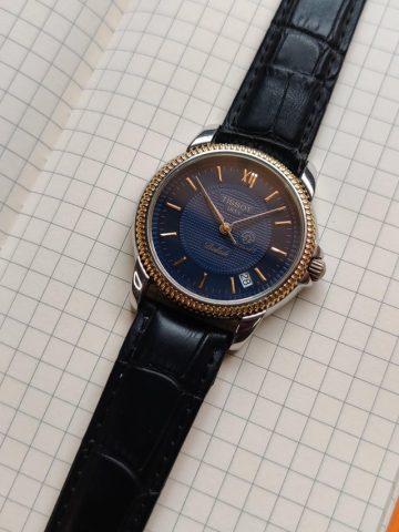 Đồng hồ auto quartz là gì