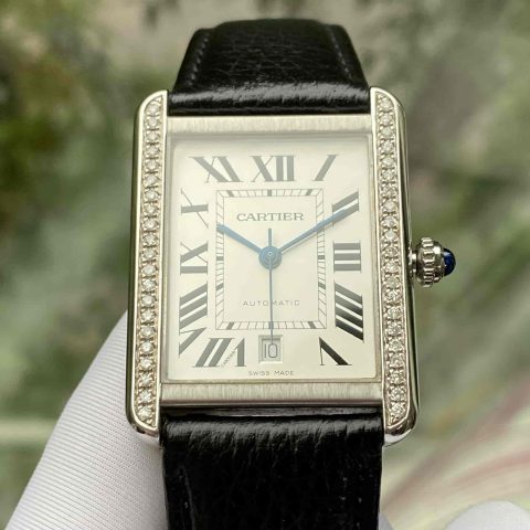 Đồng Hồ Cartier Của Nước Nào? Khám Phá Nguồn Gốc và Đẳng Cấp Thụy Sĩ