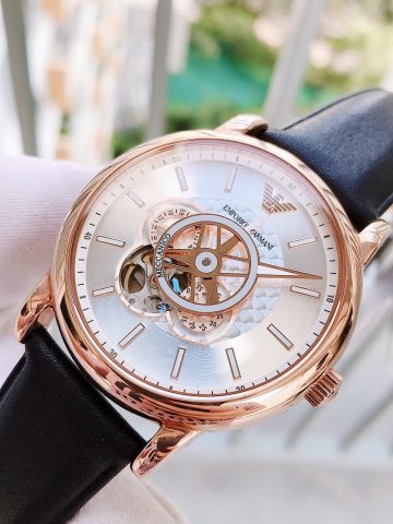 Cách Chỉnh Đồng Hồ Emporio Armani Chuẩn Xác: Hướng Dẫn Chi Tiết Từ A Đến Z