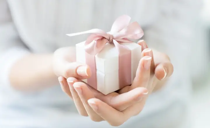 Bài hát Ngày Em Đến Bên Anh Là Món Quà: Giai điệu tình yêu và ý nghĩa sâu sắc