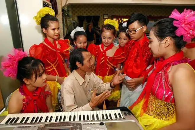 Gợi Ý Những Bài Hát Quà Tặng Chú Thương Binh Ý Nghĩa Nhất