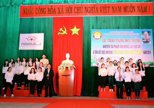 Hướng dẫn viết bài phát biểu trao quà khuyến học ý nghĩa