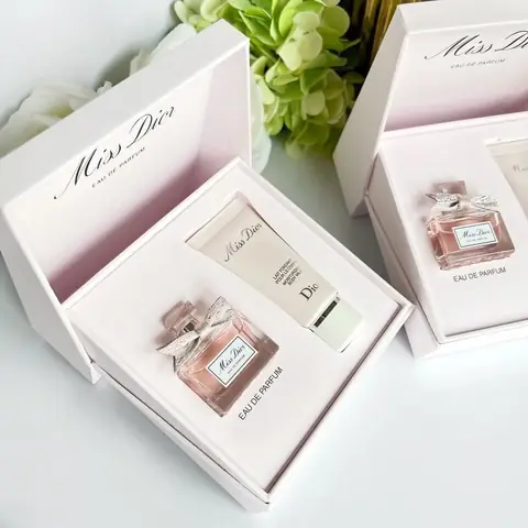 Bộ Quà Tặng 8 3: Gợi Ý Chọn Quà Tinh Tế, Độc Đáo Cho Nàng