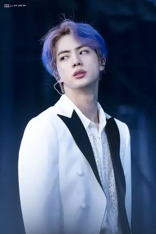 BTS tặng quà cho nhau như thế nào? Điểm danh các món quà ý nghĩa
