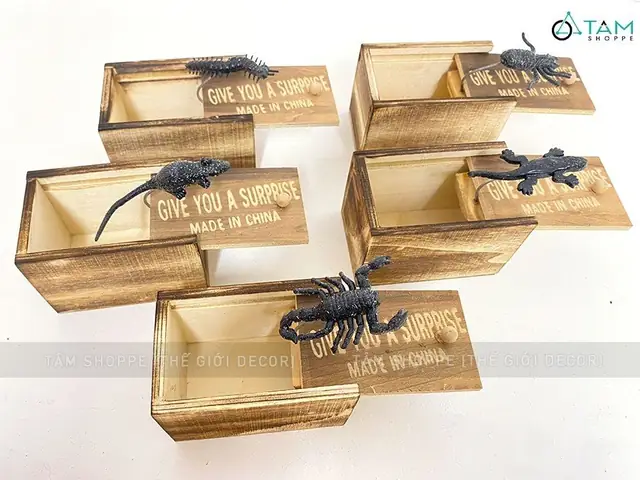 Cách Làm Hộp Quà Hù Dọa Độc Đáo và Dễ Dàng Tại Nhà