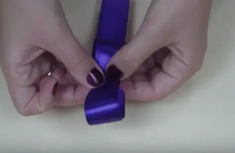 Cách làm nơ ruy băng gói quà: Từ cơ bản đến nâng cao