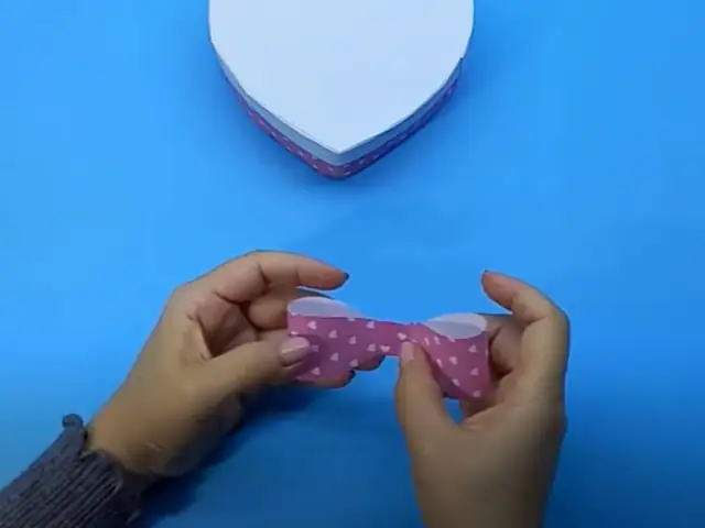 Hộp Quà Trái Tim Ngọt Ngào Bằng Giấy