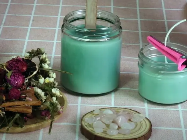 Nến Thơm Tự Làm Với Trang Trí Bằng Giấy A4