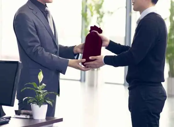 Làm thế nào để tặng quà Tết cho sếp tinh tế và ý nghĩa? Làm thế nào để tặng quà Tết cho sếp tinh tế và ý nghĩa?