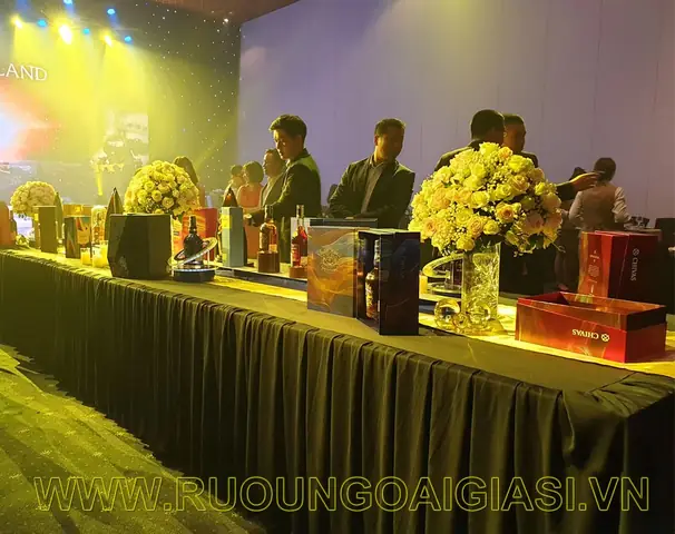 Chivas 12 Hộp Quà 2019: Đánh Giá Chân Thực Về Phiên Bản Đặc Biệt