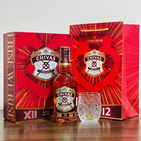 Chivas 12 Hộp Quà Tết: Khám Phá Hương Vị & Ý Nghĩa Quà Tặng