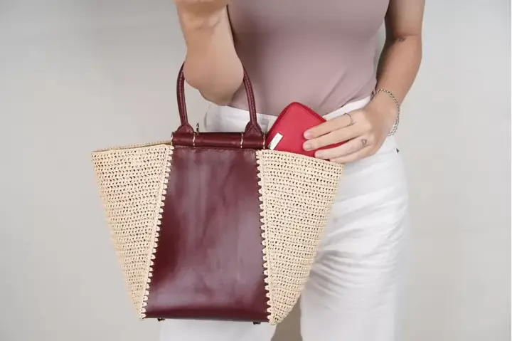 Có nên thể hiện tình cảm bằng những món quà tặng mẹ vợ, mẹ chồng? Có nên thể hiện tình cảm bằng những món quà tặng mẹ vợ, mẹ chồng?