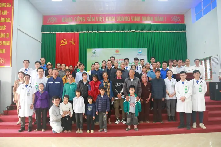 Chương Trình Phát Quà Từ Thiện: Ý Nghĩa và Cách Thực Hiện Hiệu Quả Chương Trình Phát Quà Từ Thiện: Ý Nghĩa và Cách Thực Hiện Hiệu Quả