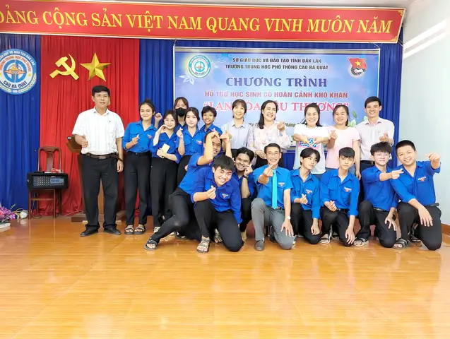 Chương trình trao quà cho học sinh nghèo: Ý nghĩa và Cách tổ chức