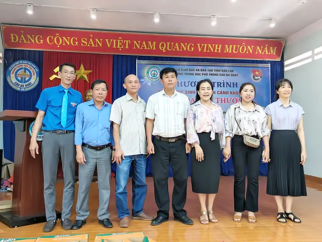 Chương trình trao quà cho học sinh nghèo: Ý nghĩa và Cách tổ chức