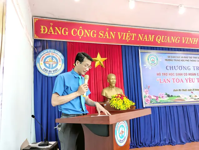 Chương trình trao quà cho học sinh nghèo: Ý nghĩa và Cách tổ chức
