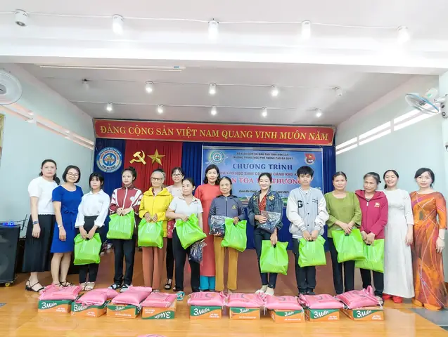 Chương trình trao quà cho học sinh nghèo: Ý nghĩa và Cách tổ chức