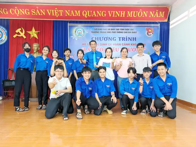 Chương trình trao quà cho học sinh nghèo: Ý nghĩa và Cách tổ chức