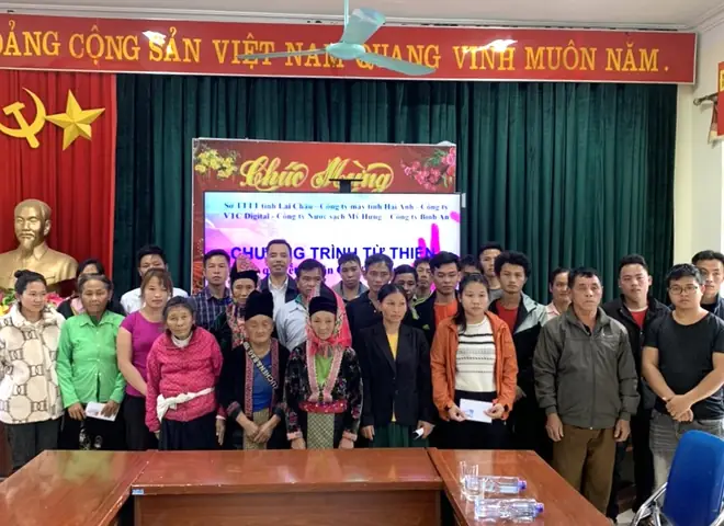Chương trình Trao Quà Từ Thiện: Ý Nghĩa, Tổ Chức và Lợi Ích Xã Hội