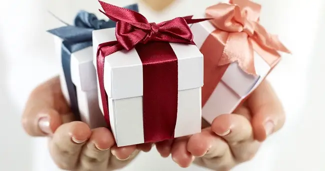 Cách lựa chọn đơn vị chuyển phát nhanh quà tặng uy tín, nhanh chóng, tiết kiệm