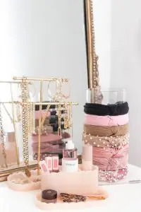 Con gái thích được tặng quà gì? Hướng dẫn chọn quà tâm lý và 30+ gợi ý độc đáo Con gái thích được tặng quà gì? Hướng dẫn chọn quà tâm lý và 30+ gợi ý độc đáo