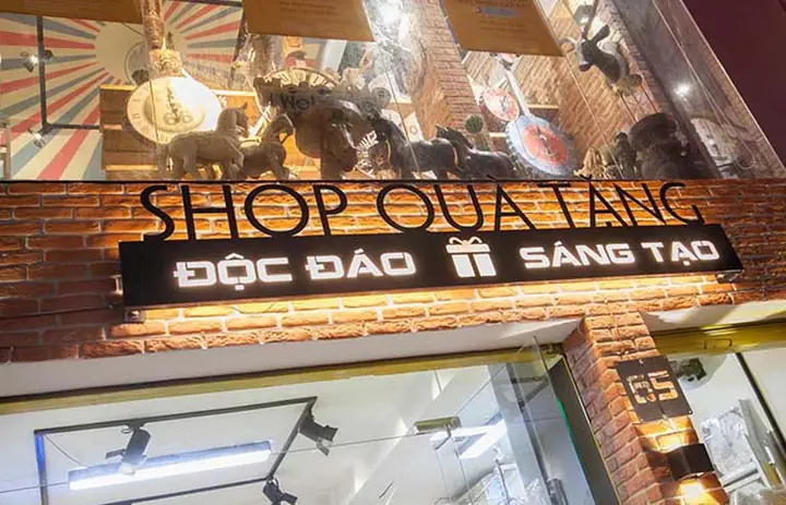Tìm cửa hàng bán quà kỷ niệm ngày cưới uy tín ở đâu?