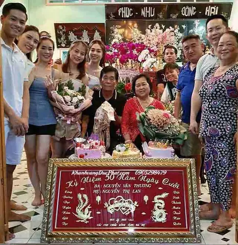 Tìm cửa hàng bán quà kỷ niệm ngày cưới uy tín ở đâu?