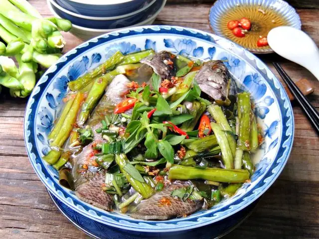 1. Canh chua mùa nước nổi